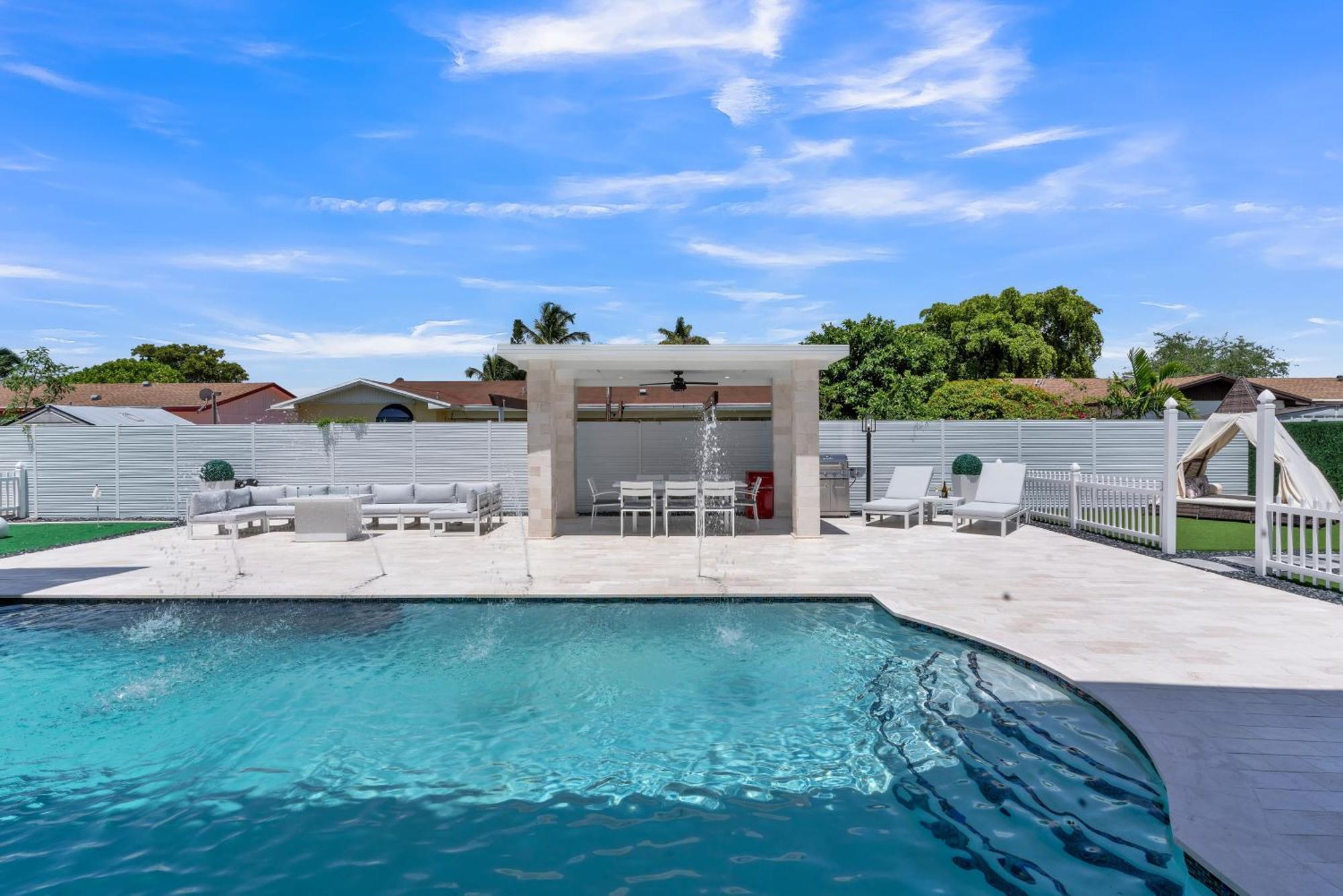 Luxury Escape- Pool, Hot Tub, Gym And More! Villa Cutler Bay Exterior photo